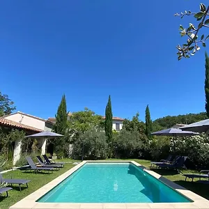 https://le-jardin-de-lau-aubignan.fr-provencehotel.com